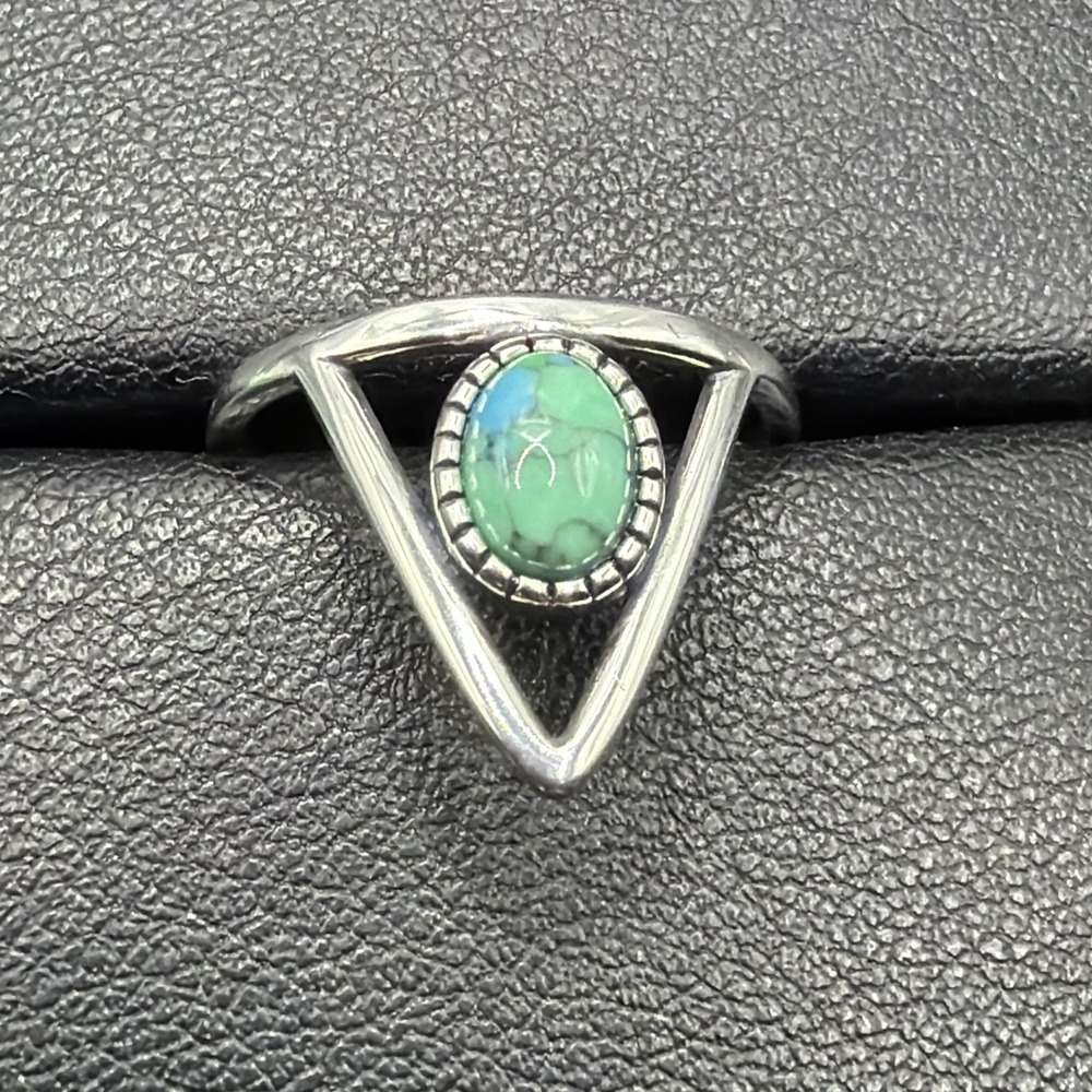 New Condition Sterling Silver Turquoise Modernist Ring Size 7 J16